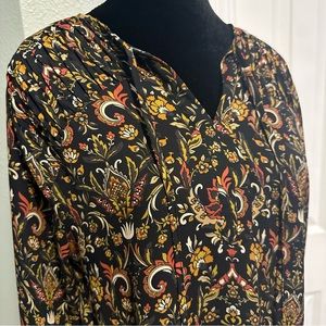 Chiffon blouse with paisley print.